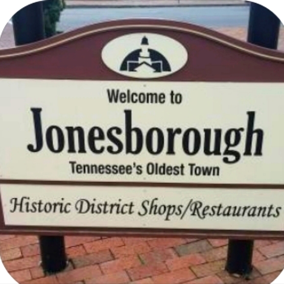 SHARING IS CARING!  Sharing Clothes, Bags, Wallets And Accessorries! - Picture 8 of 9